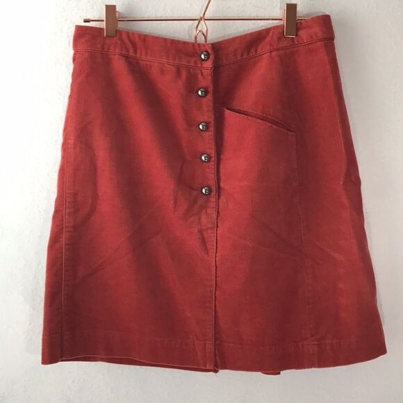 Corduroy rust colored skirt‎ - Picture 1 of 4